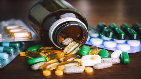 الصيادلة تطلب خفض حسم تحصل عليه شركات التأمين