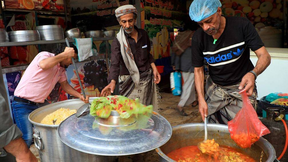 رمضان اليمن.. التكافل الاجتماعي يتحدى الظروف الاقتصادية