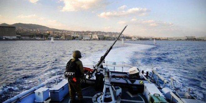 الاحتلال يعتدي على الصيادين الفلسطينيين قبالة ساحل قطاع غزة