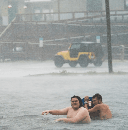 قتلى وعشرات الإصابات جراء عواصف تضرب اميركا