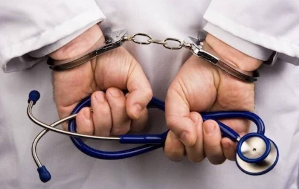 السعودية ..6 أشهر سجْناً لأي طبيب يروّج خدماته ويوجه مرضاه لصيدلية يختارها