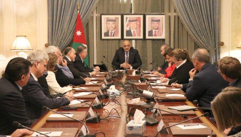 الخصاونة  يلتقي وفدا من أعضاء الكونجرس الأمريكي عن الحزب الجمهوري ...صور