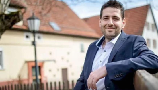 لاجئ سوري يصبح عمدة قرية بألمانيا