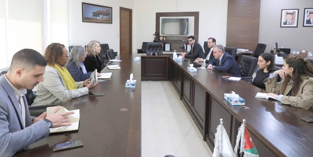 وزير الشباب يبحث ومنسقة الأمم المتحدة في الأردن التعاون المشترك