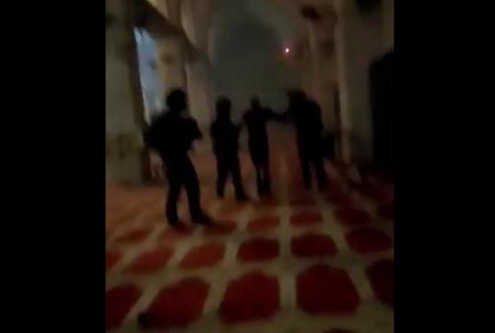 الأردن يطالب إسرائيل بخروج قواتها من الأقصى فورا