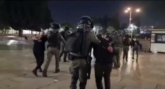 هنية: ما يجري الآن في الأقصى جريمة