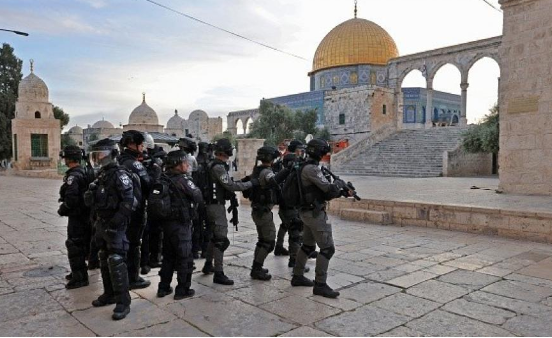 هآرتس: أحداث الأقصى قد تعيد معركة سيف القدس