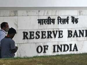 بشكل مفاجئ.. المركزي الهندي يثبت معدلات الفائدة