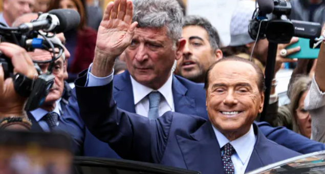 معلومات عن إصابة رئيس وزراء إيطاليا السابق بالسرطان