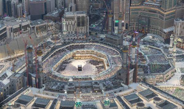 اكتمال التجهيزات لاستقبال المعتكفين بالمسجد الحرام للعشر الأواخر من رمضان