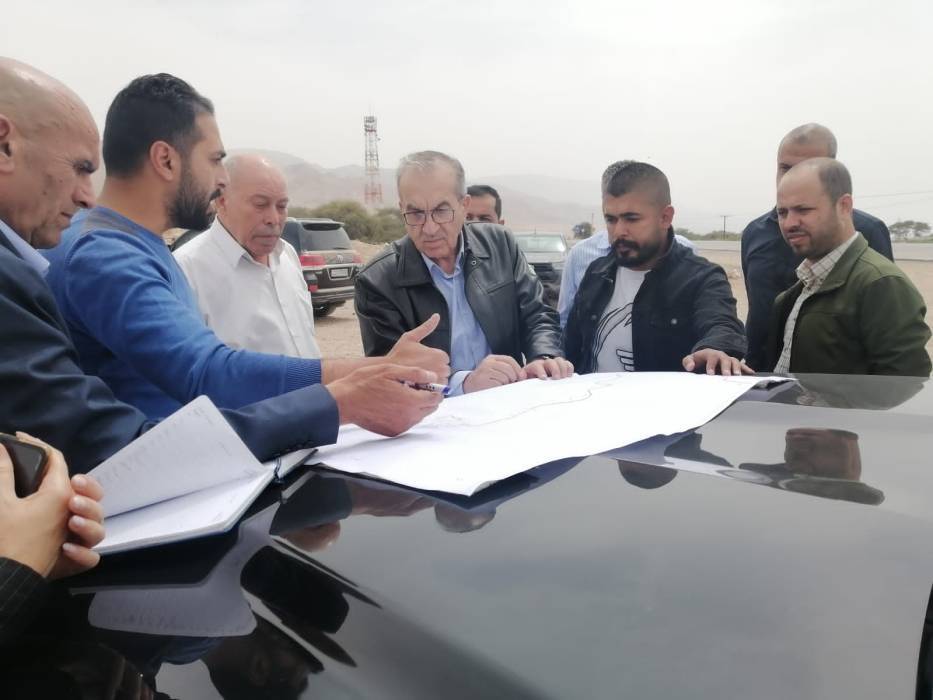 أبو السمن يتفقد مشاريع تعمل عليها وزارة الأشغال في الكرك