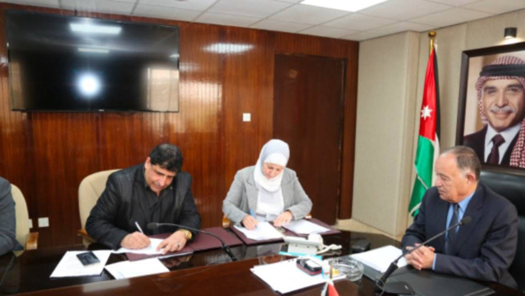 سلطة وادي الأردن : توقيع اتفاقيات تاجير أراضي لاقامة مشاريع على سد الملك طلال وتوفير فرص عمل لابناء المنطقة
