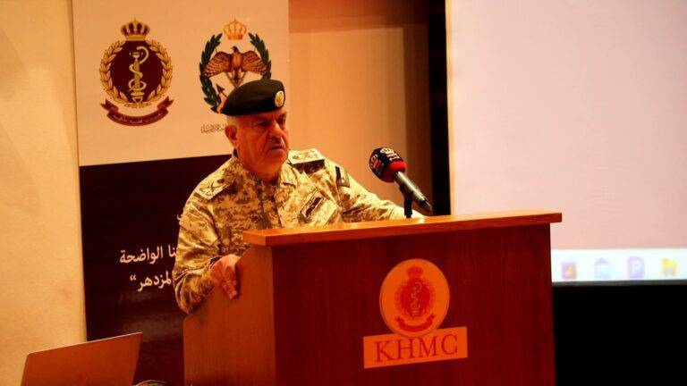 رئيس هيئة الأركان المشتركة يزور مديرية الخدمات الطبية الملكية