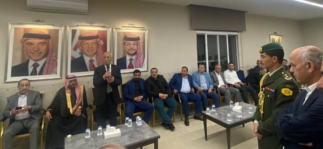 مندوبا عن الملك .. رئيس الديوان الملكي يعزي عشيرة الحباشنه...صور