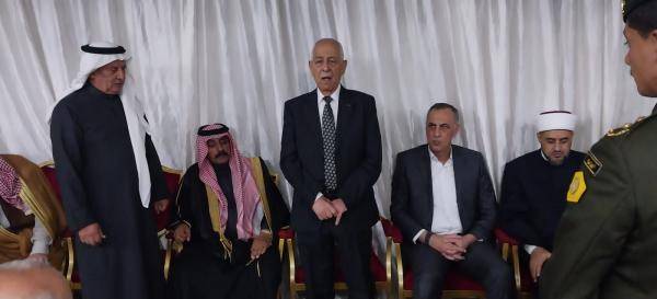 العيسوي يقدم واجب العزاء بالمرحوم الشيخ واصل الجبارات