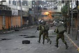 إصابة جنديين إسرائيليين في نابلس والاحتلال يعتقل 14فلسطينيا