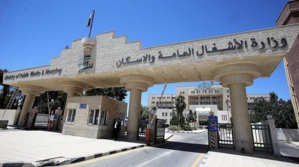 الأشغال: إغلاق جزء من طريق العطارات اثر تدهور مركبة شحن