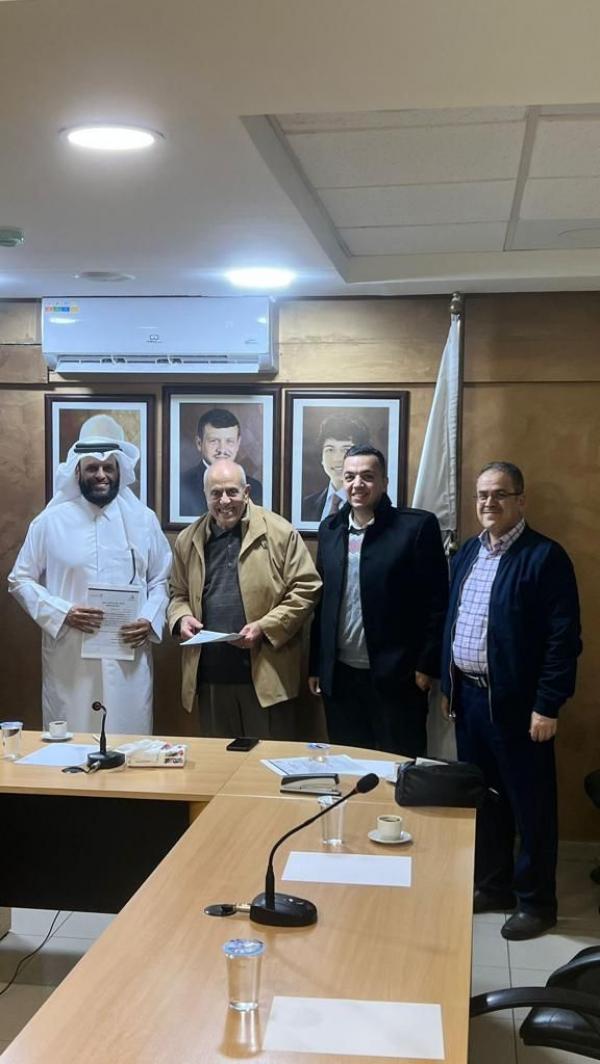 القلاع العالمية توقع اتفاقية مع نقابة الاطباء