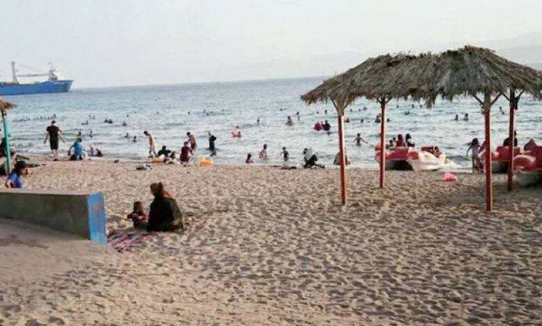 ذوو الإعاقة والوصول الآمن للشواطئ.. حق يغرق بدوامة الوعود منذ 10 سنوات