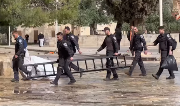 قوات الاحتلال تقتحم المسجد الأقصى