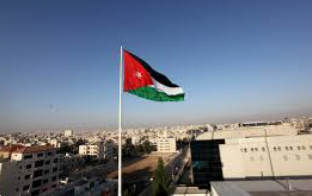 تربية العقبة تحتفل برفع العلم الأردني