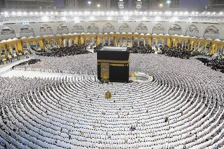 مليون ونصف مصلٍ ومعتمر بالمسجد الحرام