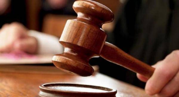 توقيف 8 موظفين على خلفية قضايا فساد