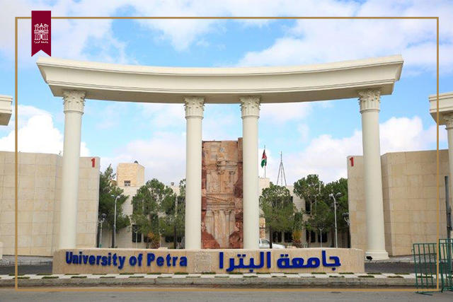 طلبة جامعة البترا ينظمون إفطارًا لأيتام من سحاب