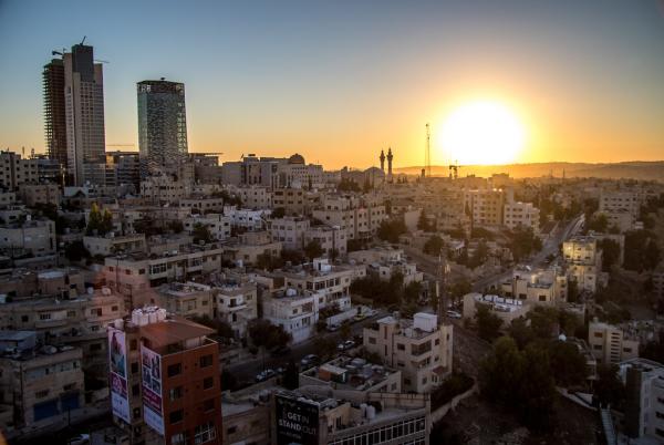 الثلاثاء: الحرارة أعلى من معدلاتها بحوالي 5 درجات مئوية
