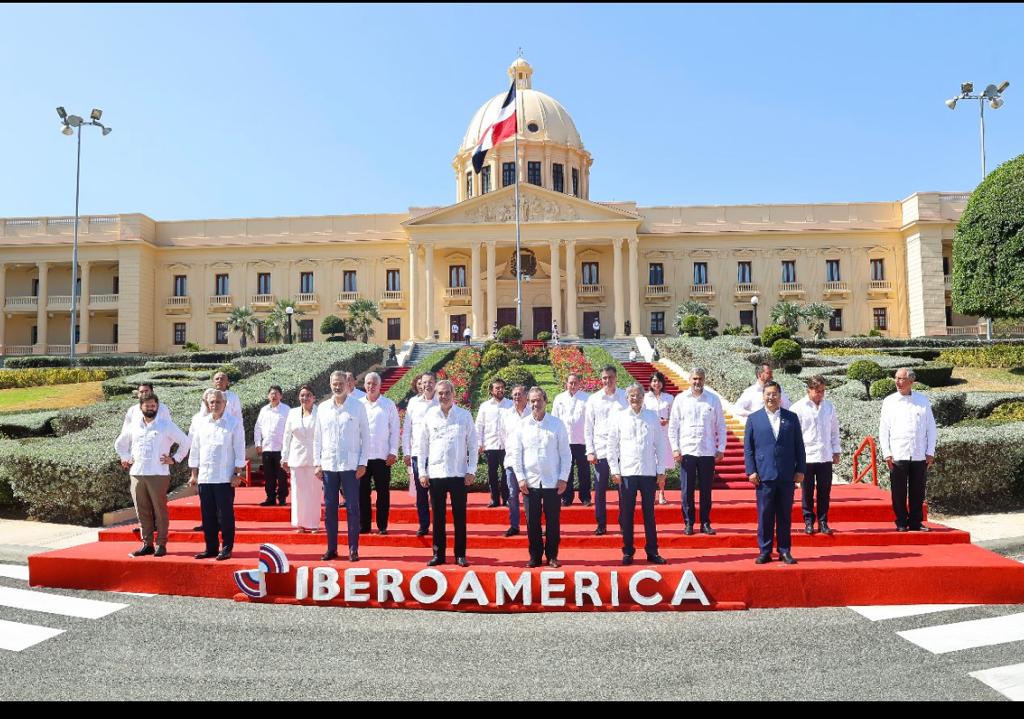 القمة الأيبيروأمريكية تتوج بجدول أعمال يركز على الأشخاص والحقوق الرقمية والبيئة والأمن الغذائى