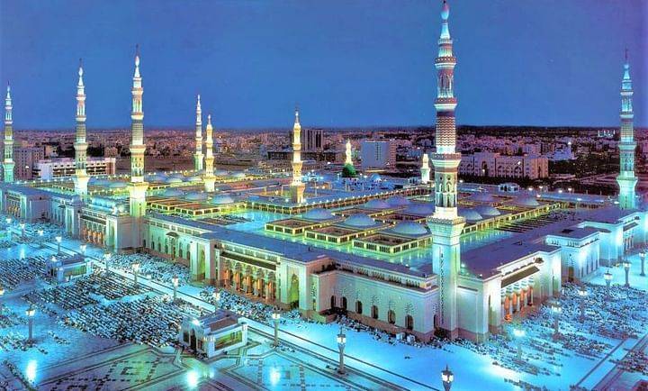 جموع المصلين تشهد ختم القرآن الكريم بالمسجد النبوي ليلة الـ29 من رمضان