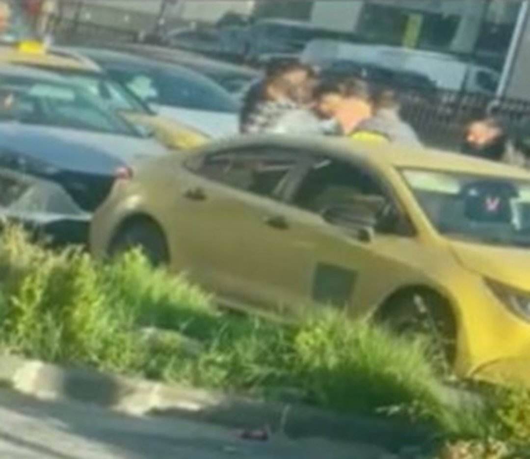 مشاجرة بين سائقي مركبتين بسبب أولوية المرور