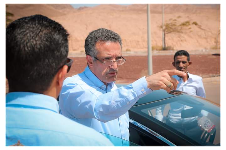 الفايز يؤدي صلاة العيد ويتفقد مركز خدمات المدينة_صور