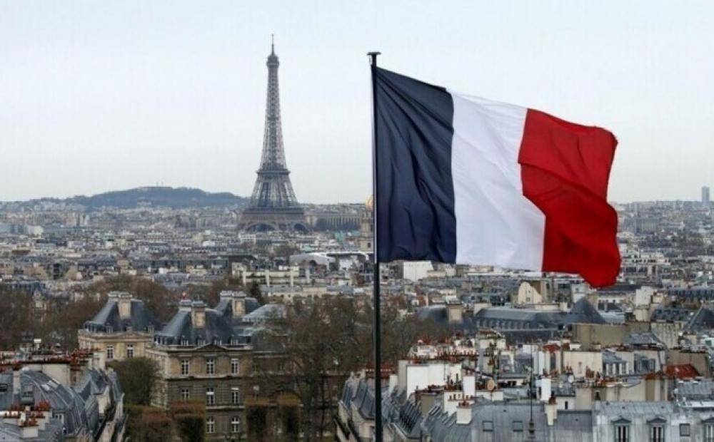 فرنسا تبدأ عملية إجلاء سريع لمواطنيها من السودان