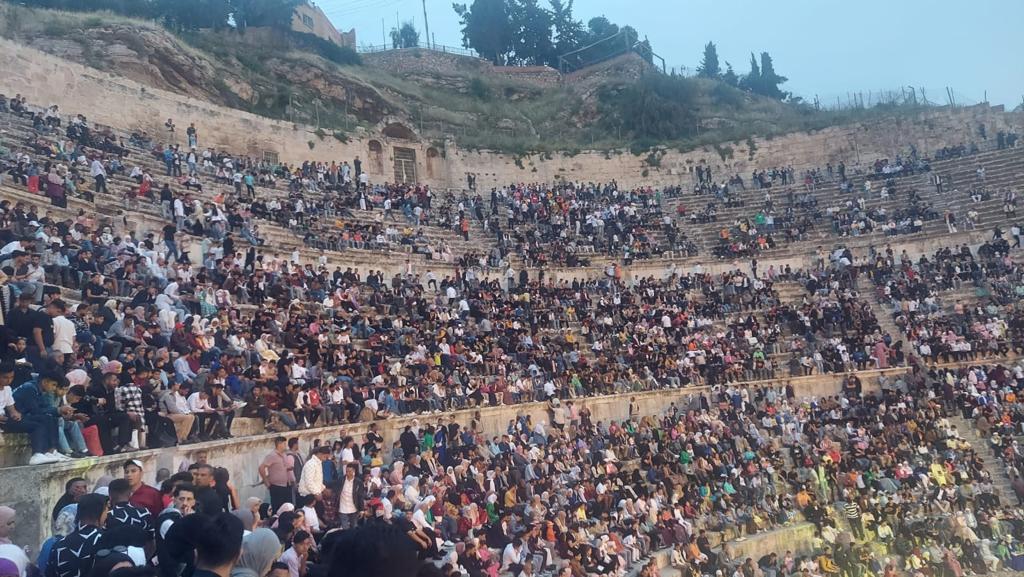 أجواء من البهجة والسرور تفاعل معها أكثر من 10 آلاف شخص ضمن احتفالات اليوم الثالث من عيد الفطر في عمان