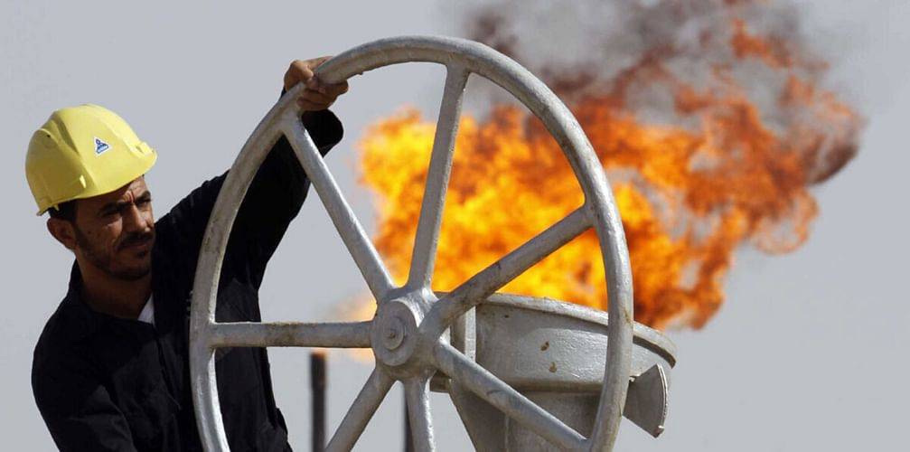 النفط يتراجع وسط غموض بشأن التوقعات الاقتصادية العالمية