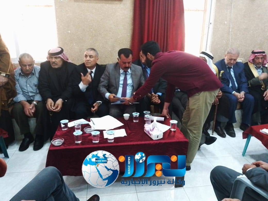 بالصور والفيديو ..جاهة كبيرة يراسها  النائب السعيدين  لاخذ عطوة عشائرية بمقتل فتاة  من بلدة بيت راس في اربد