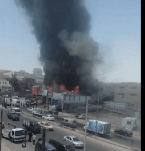 أصوات انفجارات بحريق محل قطع سيارات بماركا