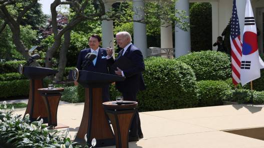 بايدن ويوون يكرسان تحالفهما الثابت في وجه بيونغ يانغ