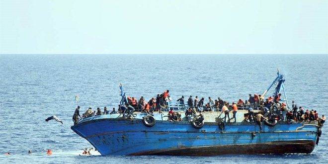 مصرع 5 أشخاص ومحاصرة آخرين إثر غرق قارب غرب أندونيسيا