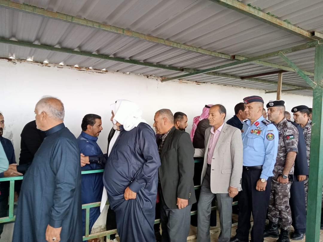 العقيد بشار الدويري يشارك في تشييع جثمان الرقيب صهيب  السواعير..صور