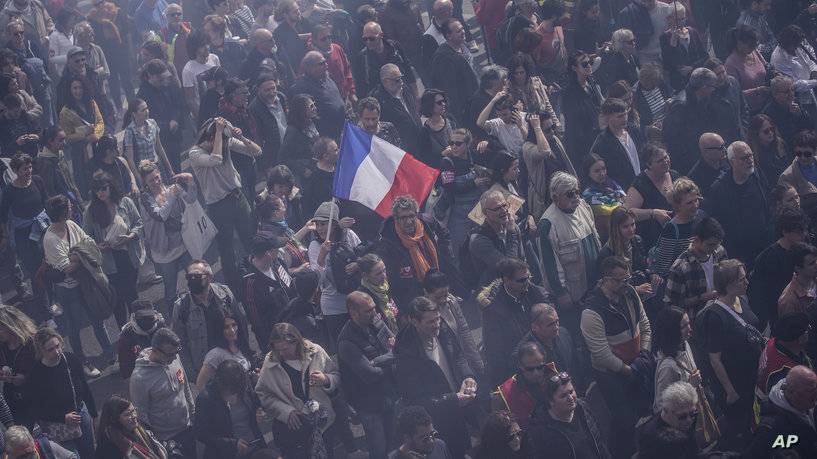 “فيتش” للتصنيف الائتماني تخفض درجة فرنسا