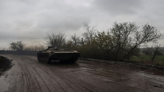 أوكرانيا تسيطر على طريق إمداد حيوي مؤد لباخموت
