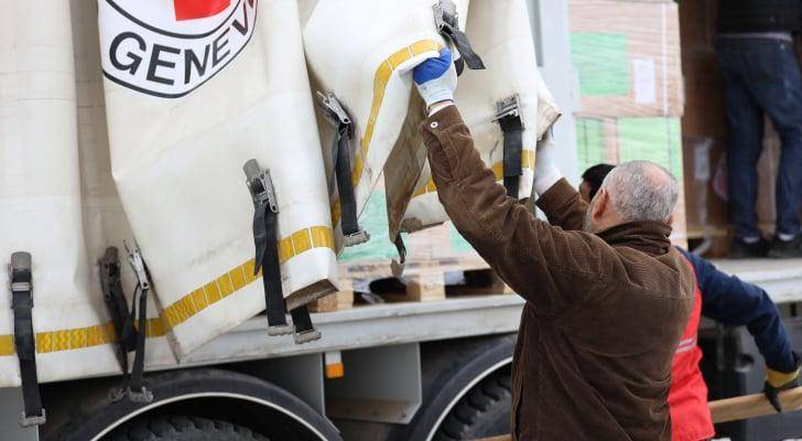 الصليب الأحمر ترسل شحنة مواد طبية من عمّان إلى السودان