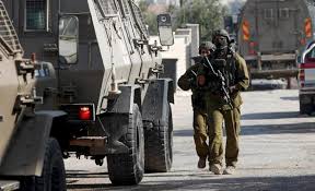 شهيد وإصابات برصاص الاحتلال خلال اقتحام مخيم عقبة جبر