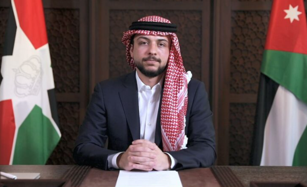 ولي العهد يهنئ العمال بعيدهم