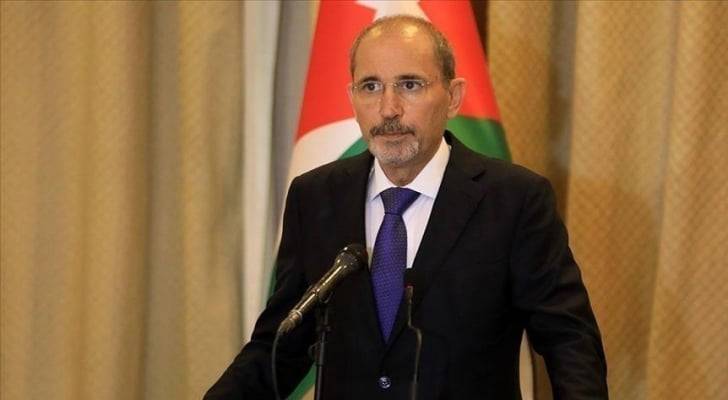 الصفدي يهاتف وزراء خارجية عرب ويضعهم بصورة مخرجات اجتماع عمّان