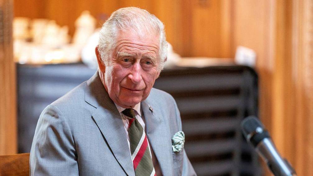 رسالة الملك تشارلز لركاب القطارات في يوم التتويج...الحذر من الفجوة