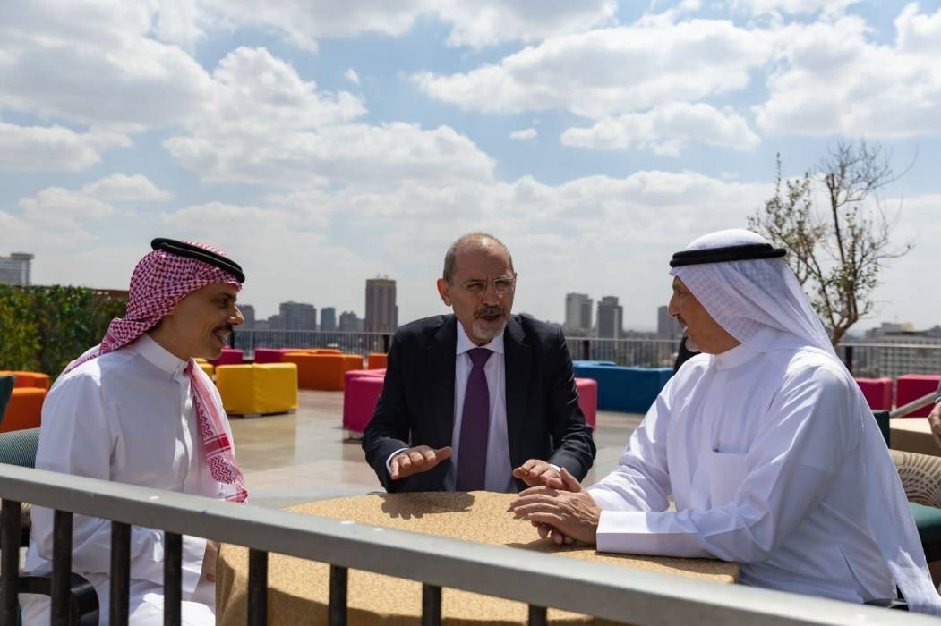 الصفدي يعقد لقاءات ثنائية وثلاثية مع نظرائه العرب..صور