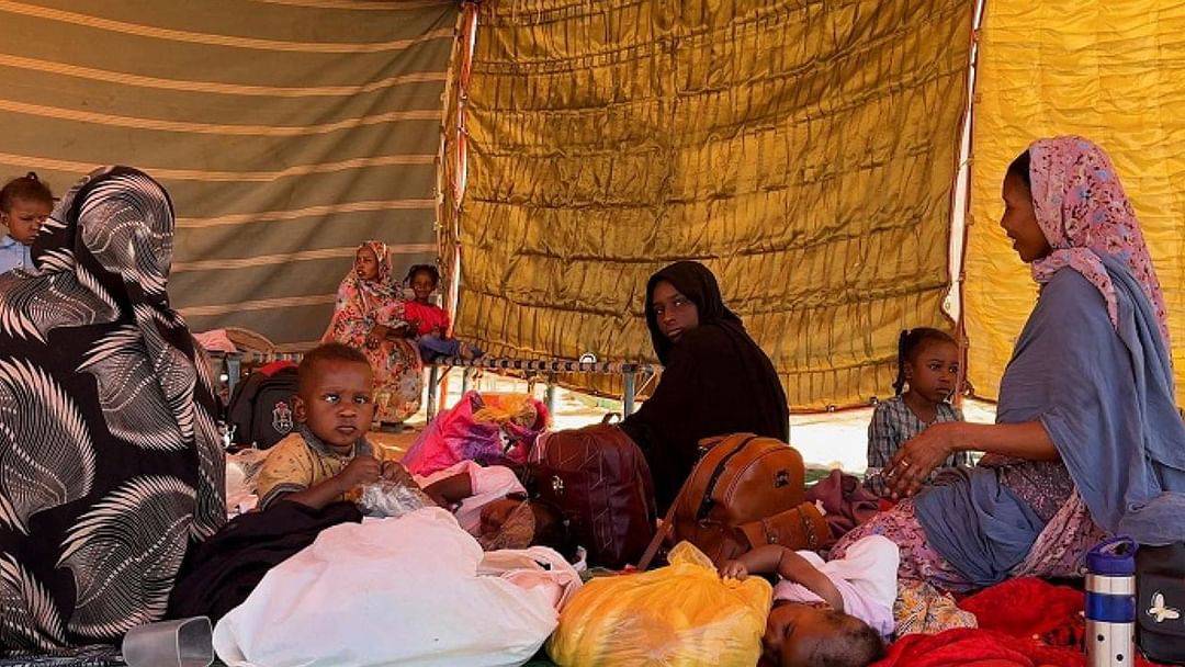 السعودية تقدم 100 مليون دولار لدعم الشعب السوداني